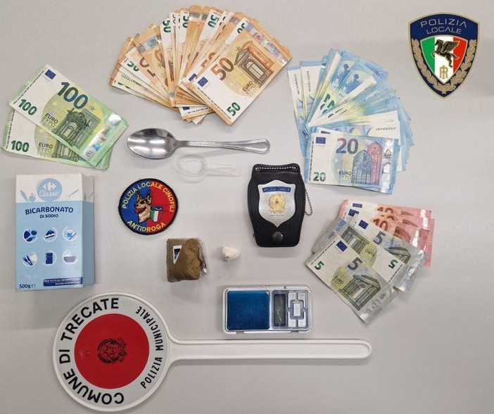 Polizia locale sequestra droga e denaro: denunciato trentaquattrenne a Trecate