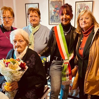 Romagnano Sesia: Iolanda Zanetta festeggia 101 anni, un traguardo straordinario