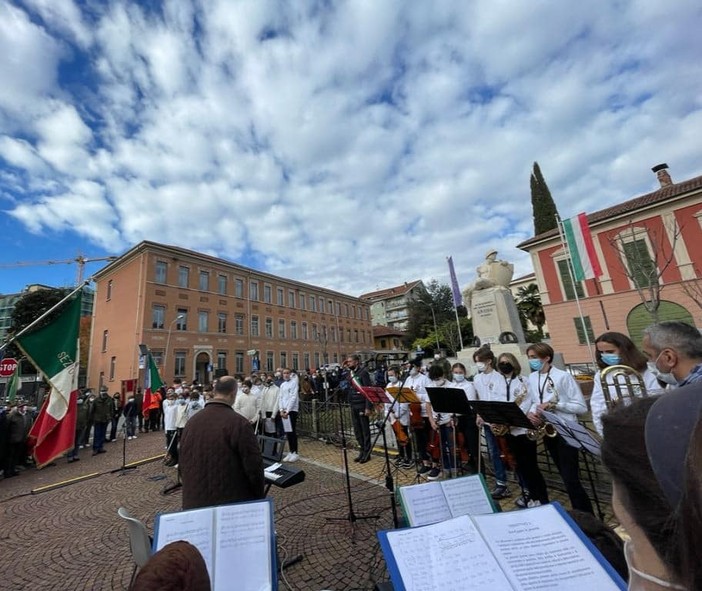 Ad Arona la commemorazione per la Giornata delle forze armate