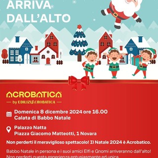 Babbo Natale acrobatico arriva dal cielo