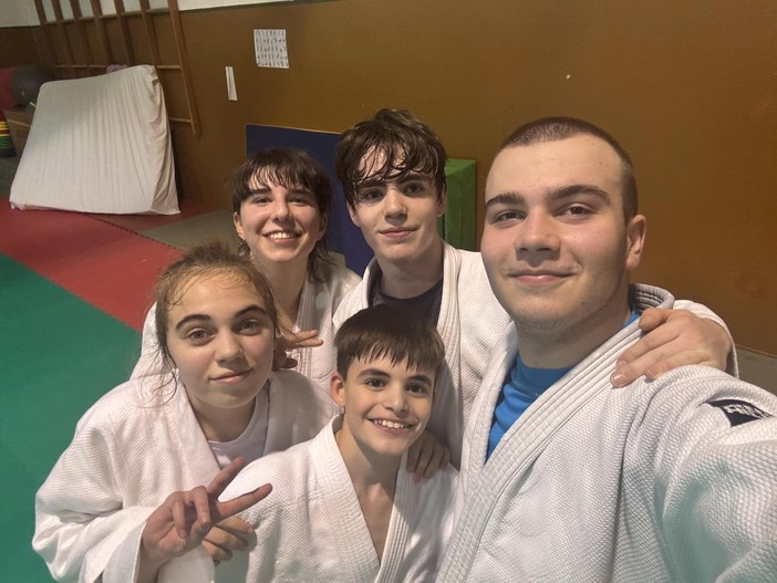 Centro judo Novara brilla a Leinì: quattro medaglie e un pass per la finale nazionale