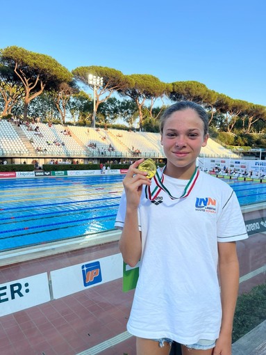 Emma Crepaldi (Libertas nuoto Novara) campionessa italiana con record nazionale