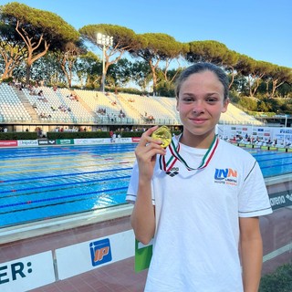 Emma Crepaldi (Libertas nuoto Novara) campionessa italiana con record nazionale