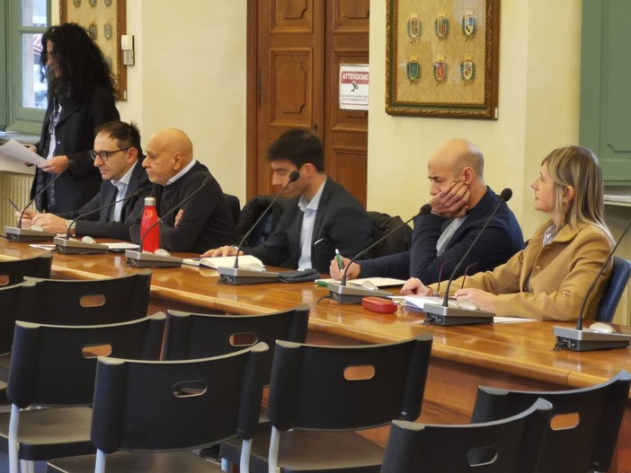 Provincia di Novara, la III commissione affonda nel caos