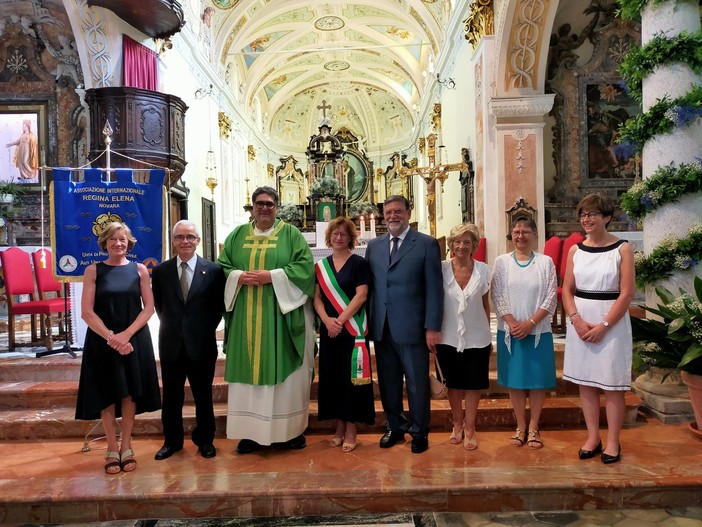 L’associazione 'difendere la vita' con Maria Onlus si presenta in chiesa a Prato Sesia