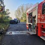 Incidente a Novara: un'auto ribaltata, il conducente incastrato tra le lamiere