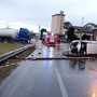 Novara: incidente stradale all'alba in Corso Vercelli, auto si ribalta