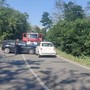 Incidente a Cameri: tre auto coinvolte, una finisce in un fosso