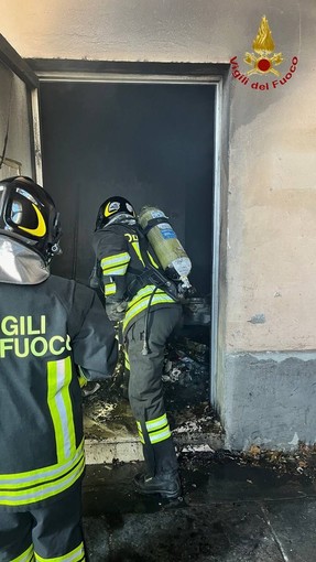 Incendio all' ex caserma Passalacqua di Novara