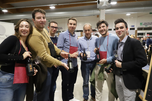 Oleggio celebra il vino con “Calici a Palazzo, l’emporio dei vini”