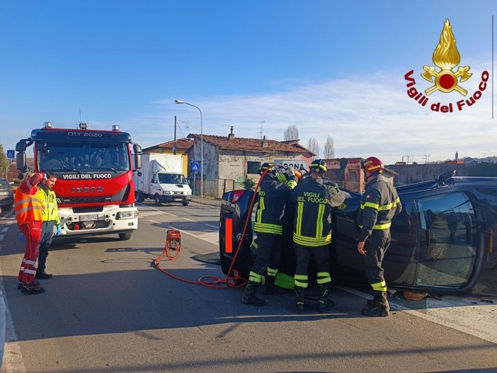 Scontro tra due auto ad Arona, tre persone coinvolte