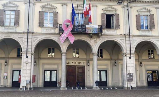 Ottobre Rosa: Trecate promuove la prevenzione dei tumori femminili