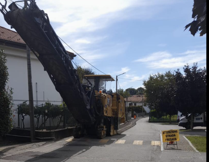 Varallo Pombia: avviati i lavori di ripristino stradale dopo la posa della fibra