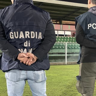 Polizia di Stato e Guardia di Finanza: arresti domiciliari per il presidente di una squadra di calcio del novarese per ipotesi di riciclaggio