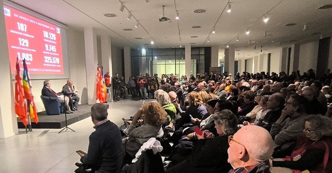 Oltre 400 persone al Castello di Novara per la serata con Maurizio Landini