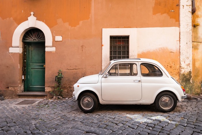 Auto sempre più vecchie: nel novarese l'età media è di quasi 12 anni