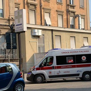 Incidente stradale a Novara: giovane motociclista gravemente ferito