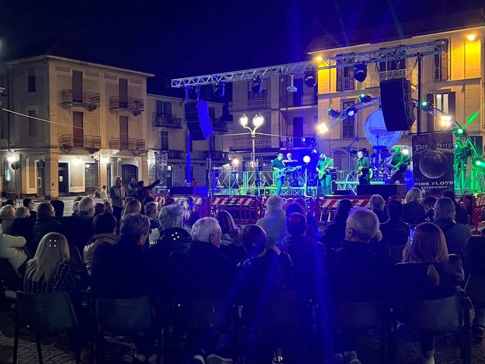 Grande successo per la serata dedicata ai Pink Floyd con &quot;Accordi d'autore&quot;