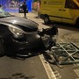 Gaglianico, auto finisce contro il parapedone in piena notte FOTO