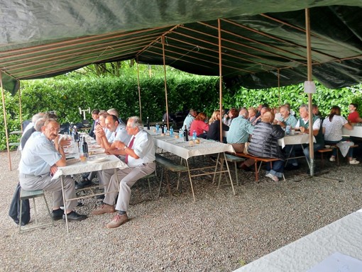 Il gruppo Alpini di Borgomanero ospite al convento del monte Mesma