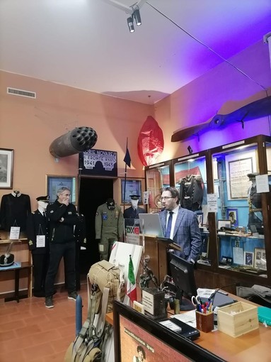 Andrea Crivelli porta i saluti della Provincia di Novara all'evento dedicato a Santino Bassi