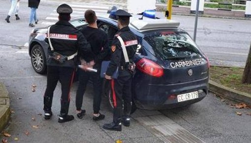 Cronaca dal nord ovest. Truffa dello specchietto sventata: grazie ai carabinieri e agli asiglianesi