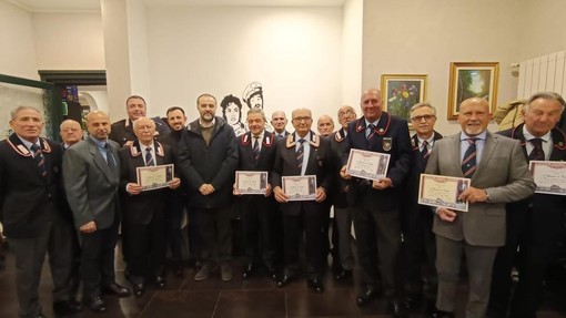 Attestati di fedeltà ai soci dell’associazione nazionale carabinieri di Trecate