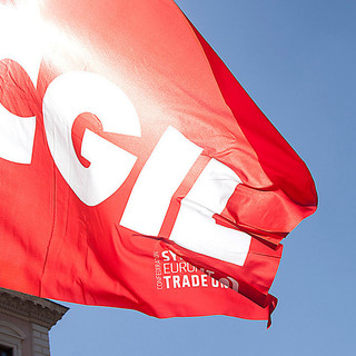 Cgil risponde a Crivelli: &quot;Non vogliamo uscirne (di)stesi!&quot;