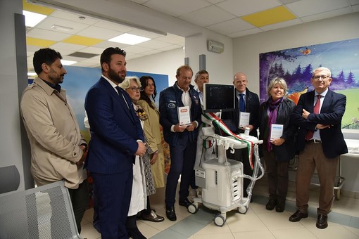 Un nuovo ecografo all'azienda ospedaliera Maggiore della carità di Novara