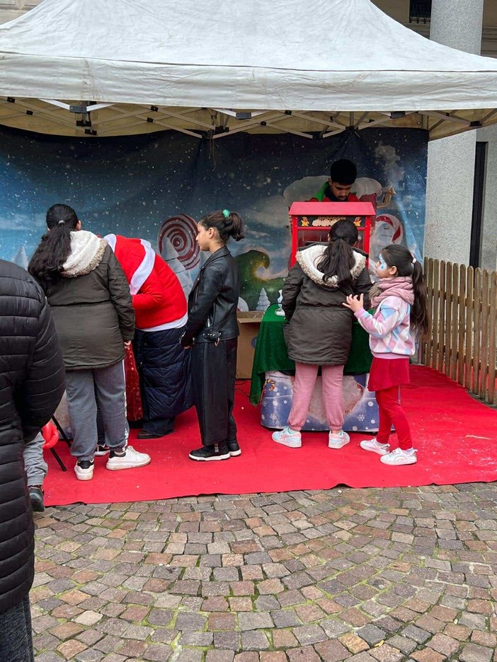 Festa di Natale in Piazza Cavour: un pomeriggio di giochi e divertimento per i più piccoli