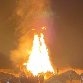 Grande successo per il “Falò di Sant’Antonio” a Trecate FOTO