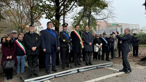 Unità e memoria: celebrazione della giornata delle forze armate a Novara