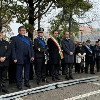 Unità e memoria: celebrazione della giornata delle forze armate a Novara