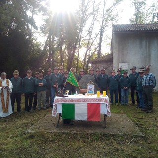 Il piazzale di San Michele alle Verzole finalmente agibile grazie agli Alpini di Borgomanero