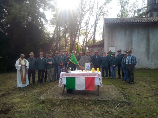 Il piazzale di San Michele alle Verzole finalmente agibile grazie agli Alpini di Borgomanero