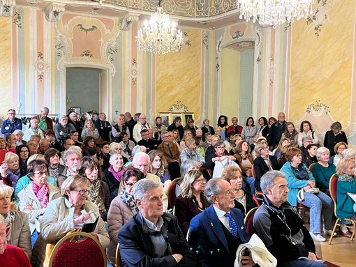 Successo per la presentazione dei corsi dell’università della terza età a Villa Cicogna FOTO