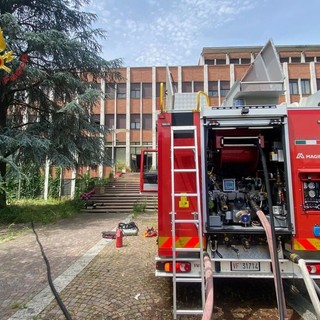 Incendio nel vecchio seminario di Novara: danni limitati dopo l'accensione di un fornelletto