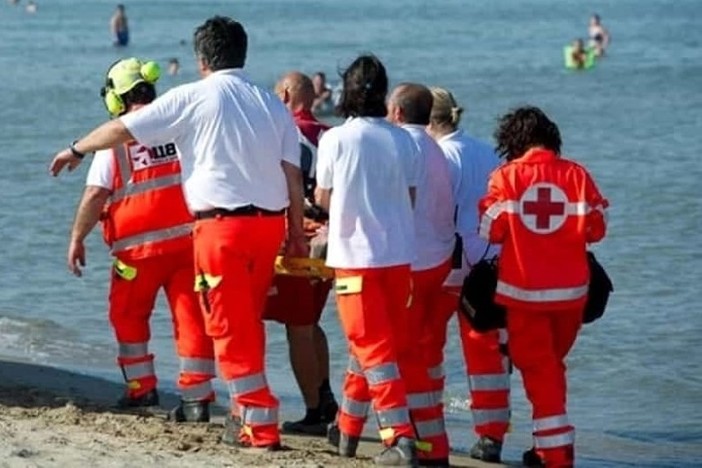 Tragedia sull'Isola della Maddalena: turista 58enne residente a Novara schiacciato da un masso mentre era in vacanza con la nipote