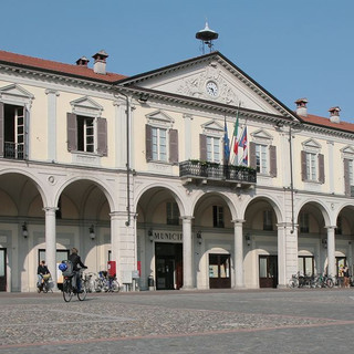 Festa della mamma: un regalo a chi ci ama sostenendo il commercio Trecatese‍