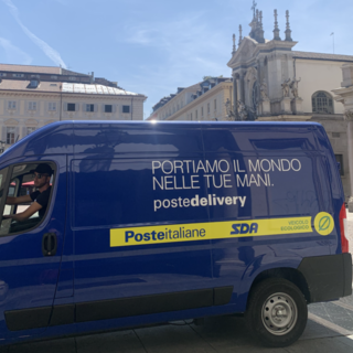 Poste italiane: i cittadini di Novara in vacanza liberi dai bagagli con poste delivery web