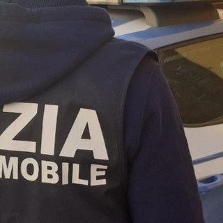 Novara, arrestato spacciatore 51enne: nascondeva cocaina nel bagagliaio dell’auto