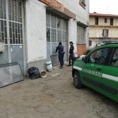 Scoperta azienda abusiva di lavorazione metalli in ex autofficina