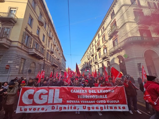 Sciopero nazionale Cgil e Uil, in piazza oltre 600 manifestanti da Vco e Novara FOTO E VIDEO