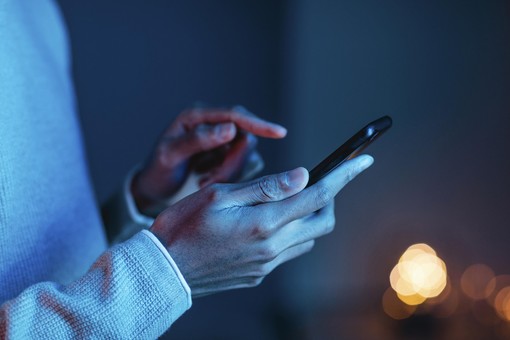 Al Centro Incontro Anziani un corso base per l'utilizzo dello smartphone