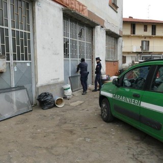 Scoperta azienda abusiva di lavorazione metalli in ex autofficina