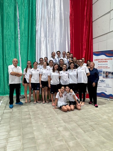 Le “ondine” della Libertas Nuoto Novara mattatrici a “Sincro per tutti”