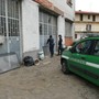 Scoperta azienda abusiva di lavorazione metalli in ex autofficina