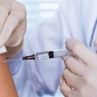 Vaccinazione antinfluenzale e anti-Covid 19 per pazienti senza medico di medicina generale e aventi diritto all’offerta gratuita