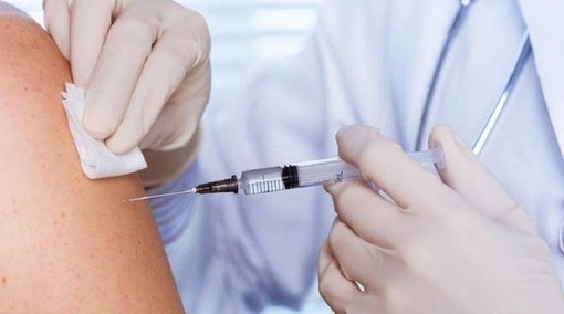 Vaccinazione antinfluenzale e anti-Covid 19 per pazienti senza medico di medicina generale e aventi diritto all’offerta gratuita