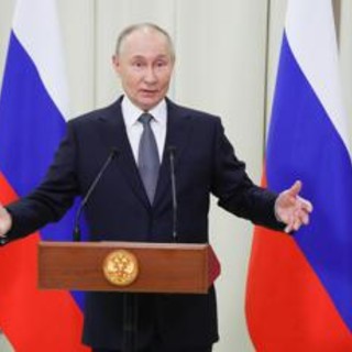 Russia, Putin &quot;orgoglioso&quot; dei soldati: &quot;Andiamo avanti&quot;